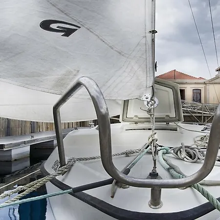Πλωτό κατάλυμα Vrs - Low Cost Beach Boat *