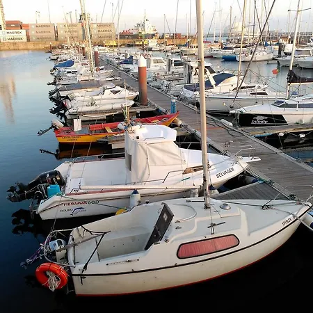 Botel Vrs - Low Cost Beach Boat Leca da Palmeira