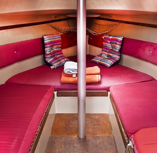 Vrs - Cost Boat 보트호텔